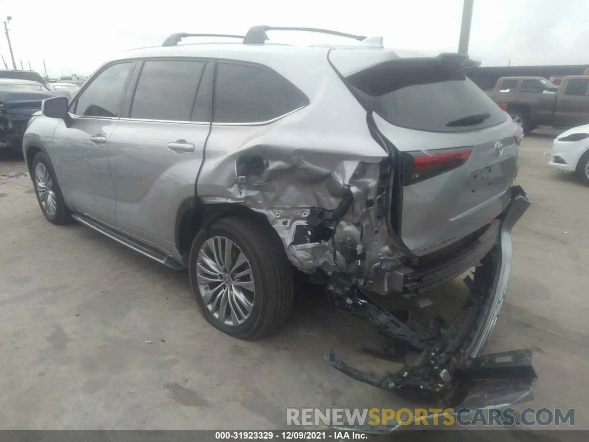 3 Photograph of a damaged car 5TDFZRAH9MS038421 TOYOTA HIGHLANDER 2021