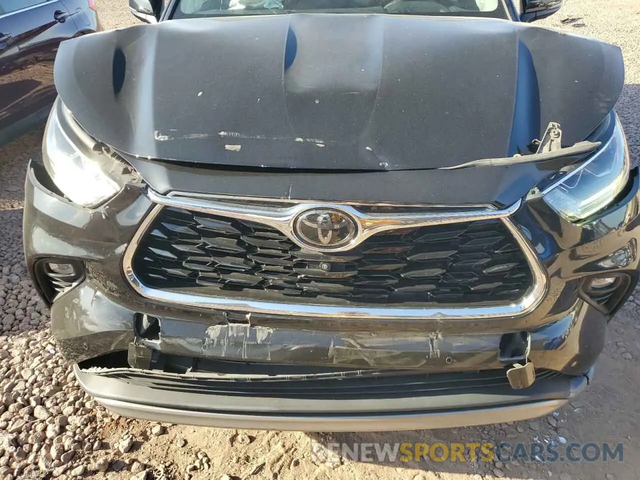 12 Photograph of a damaged car 5TDFZRAHXMS037147 TOYOTA HIGHLANDER 2021