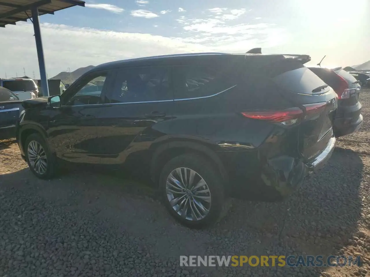 2 Photograph of a damaged car 5TDFZRAHXMS037147 TOYOTA HIGHLANDER 2021