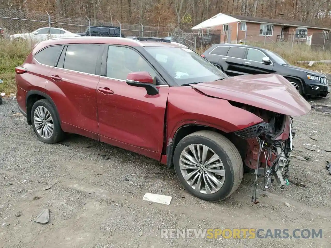 4 Photograph of a damaged car 5TDFZRBH0MS069734 TOYOTA HIGHLANDER 2021