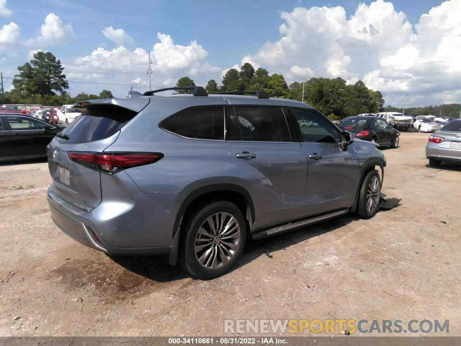 4 Photograph of a damaged car 5TDFZRBH0MS135537 TOYOTA HIGHLANDER 2021