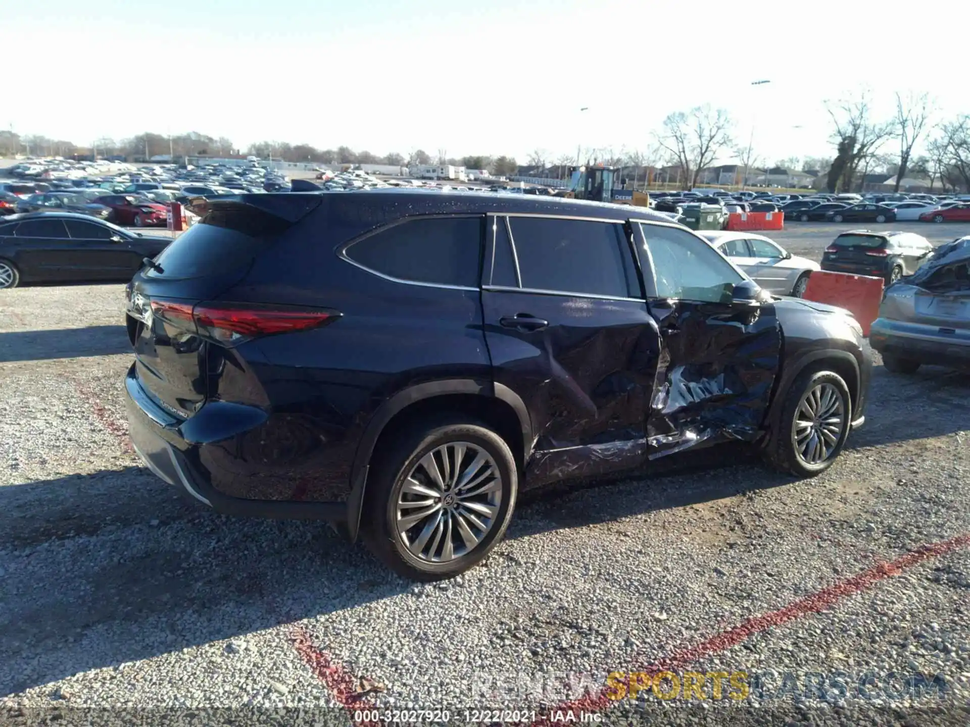 4 Photograph of a damaged car 5TDFZRBH1MS136664 TOYOTA HIGHLANDER 2021