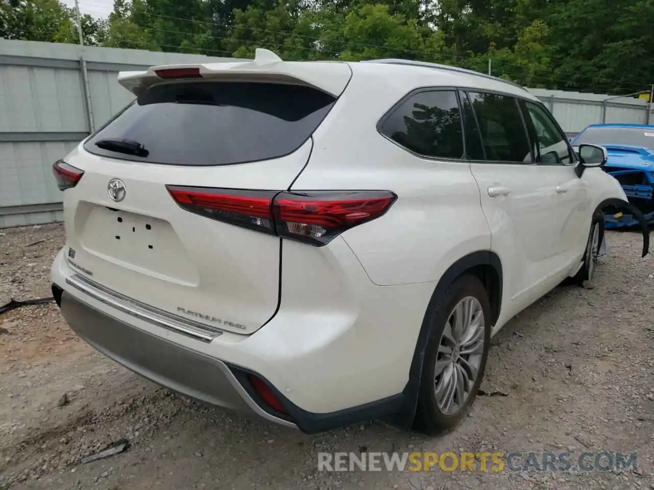 4 Photograph of a damaged car 5TDFZRBH2MS077785 TOYOTA HIGHLANDER 2021