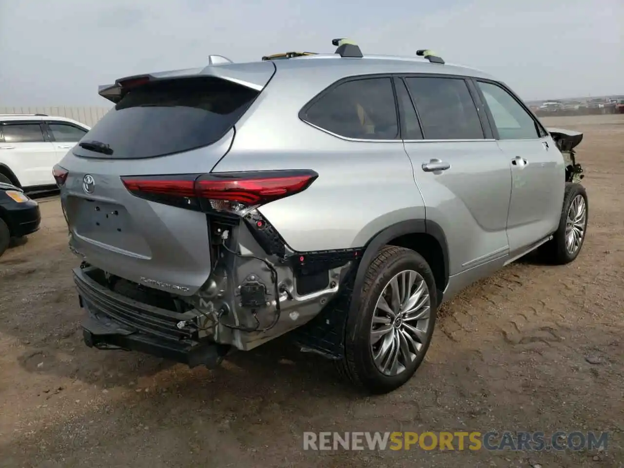 4 Photograph of a damaged car 5TDFZRBH2MS103897 TOYOTA HIGHLANDER 2021