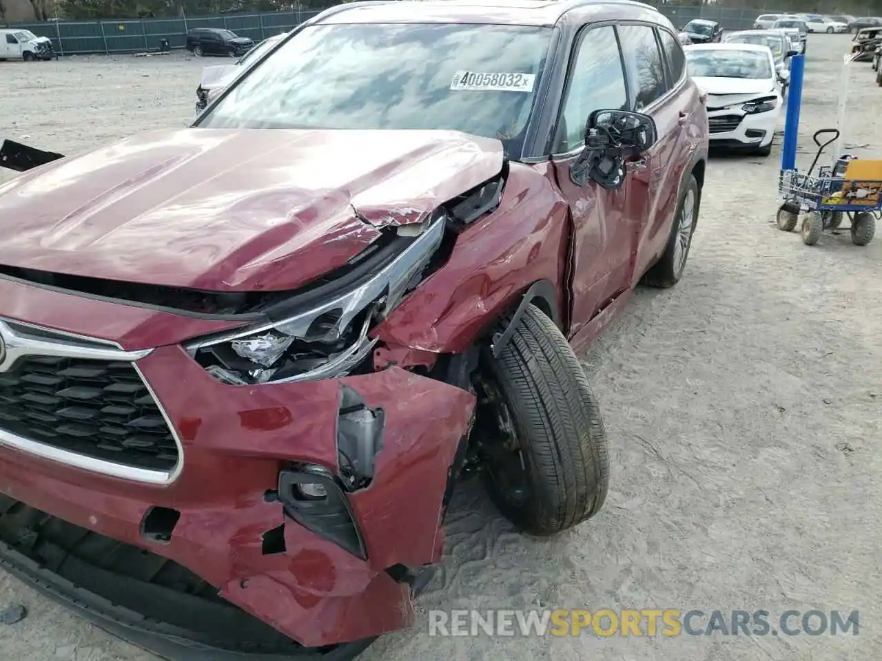 9 Photograph of a damaged car 5TDFZRBH3MS070733 TOYOTA HIGHLANDER 2021