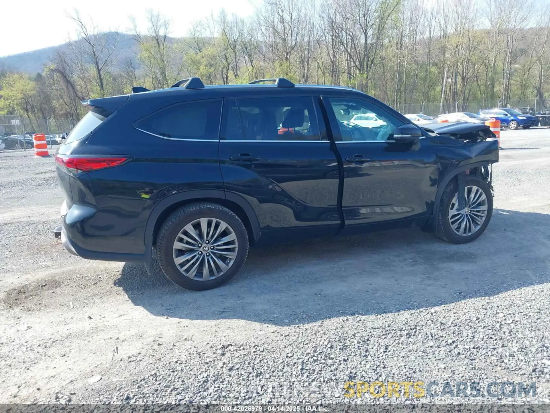 12 Photograph of a damaged car 5TDFZRBH3MS133216 TOYOTA HIGHLANDER 2021