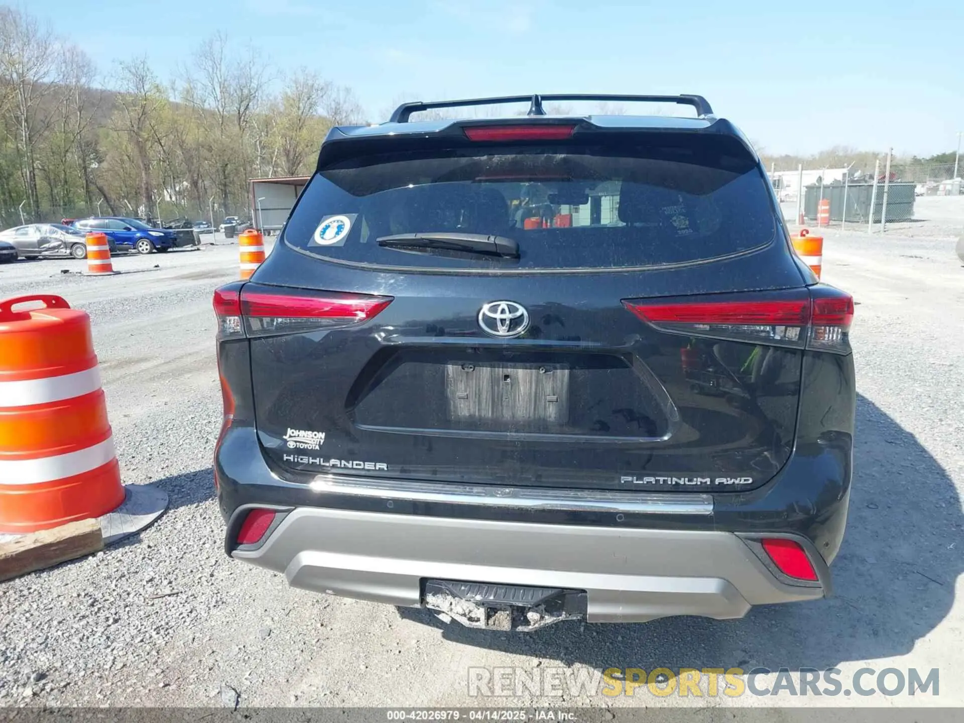 15 Photograph of a damaged car 5TDFZRBH3MS133216 TOYOTA HIGHLANDER 2021
