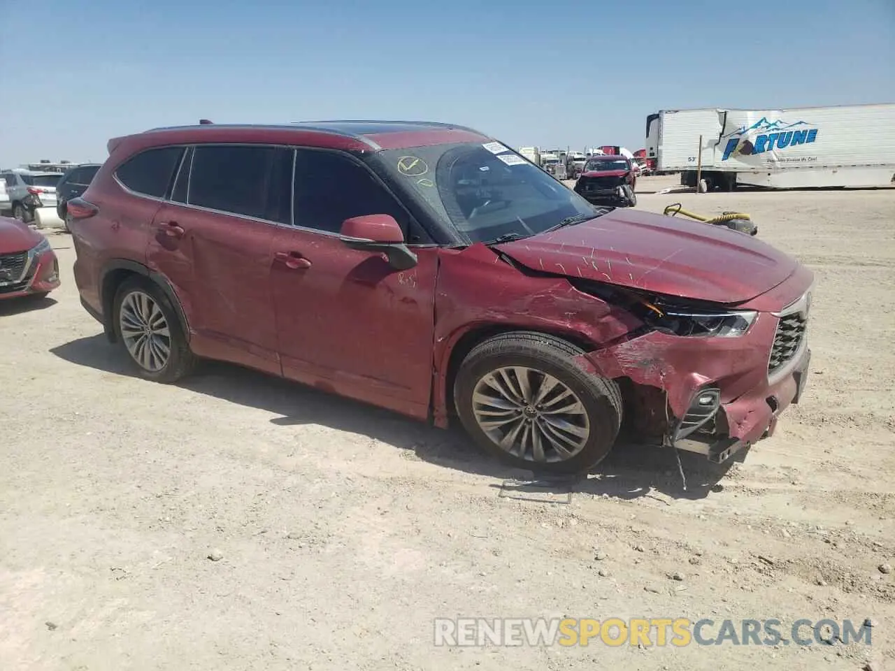4 Photograph of a damaged car 5TDFZRBH5MS064366 TOYOTA HIGHLANDER 2021