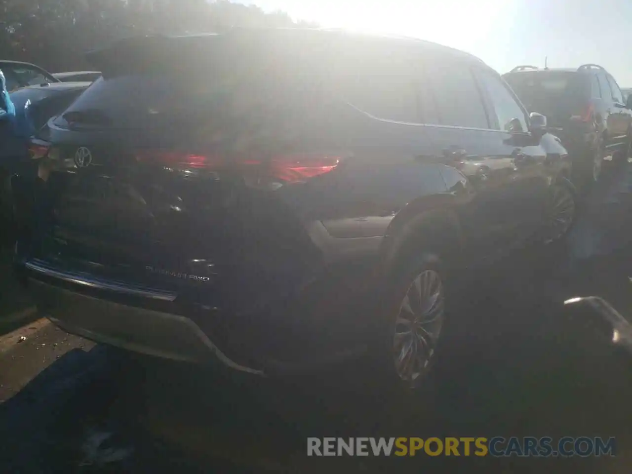 4 Photograph of a damaged car 5TDFZRBH5MS071222 TOYOTA HIGHLANDER 2021