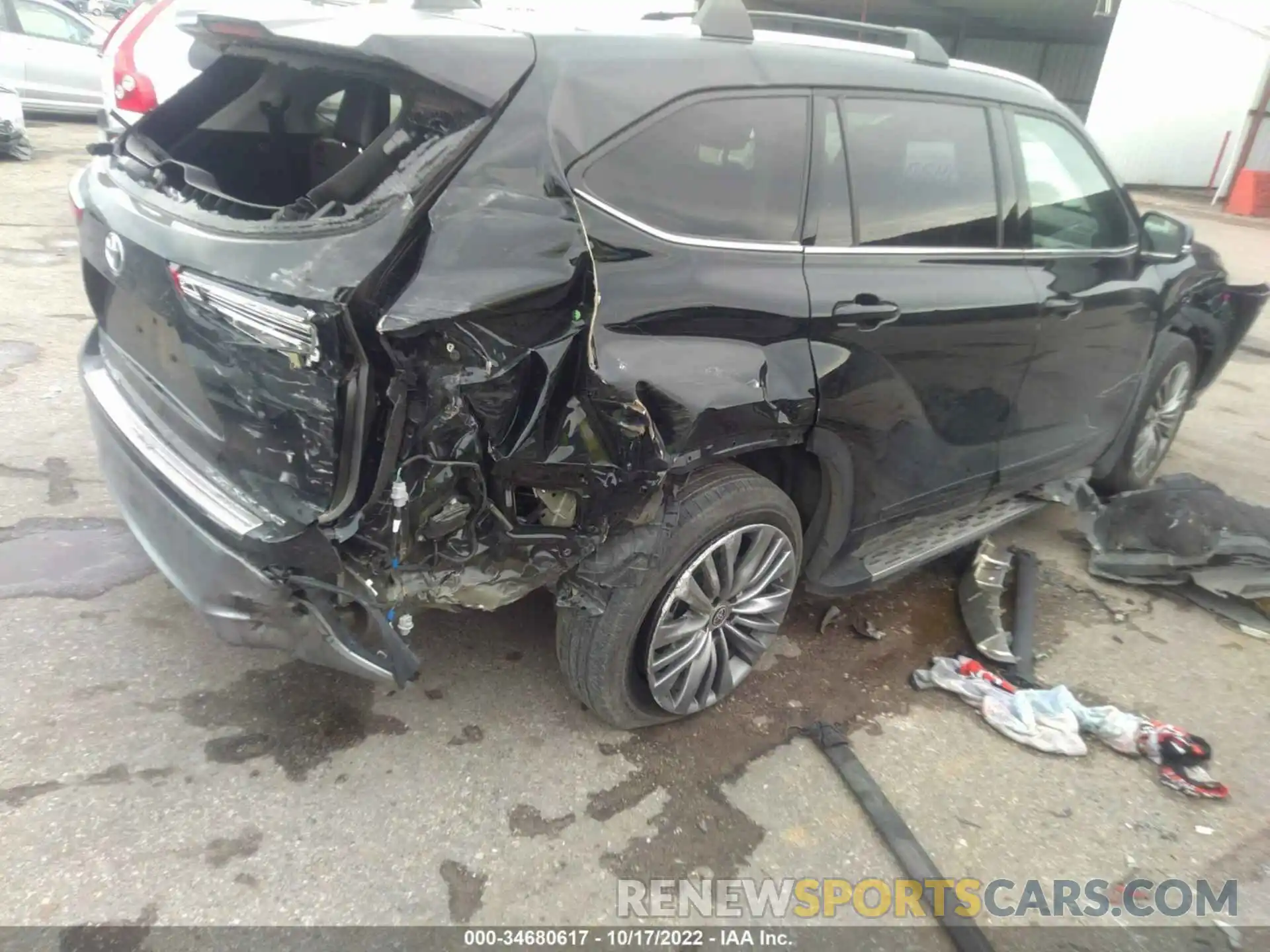 4 Photograph of a damaged car 5TDFZRBH5MS135811 TOYOTA HIGHLANDER 2021