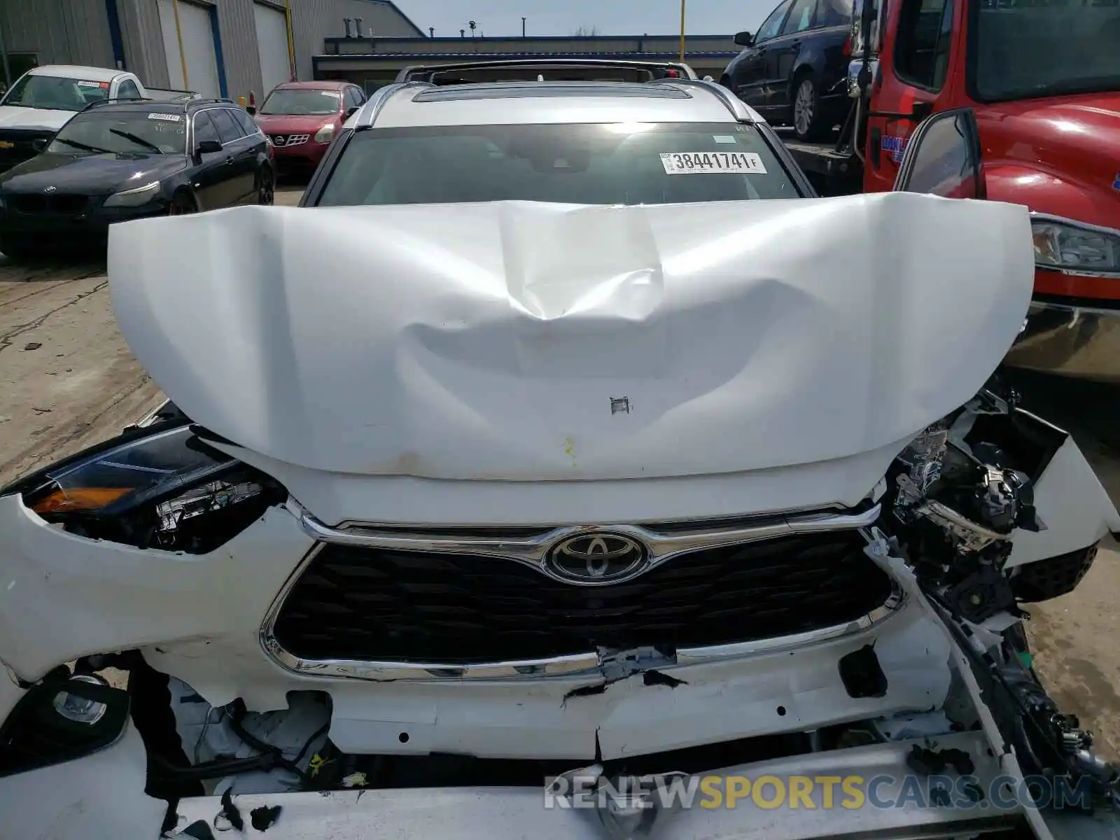 7 Photograph of a damaged car 5TDFZRBH6MS092726 TOYOTA HIGHLANDER 2021