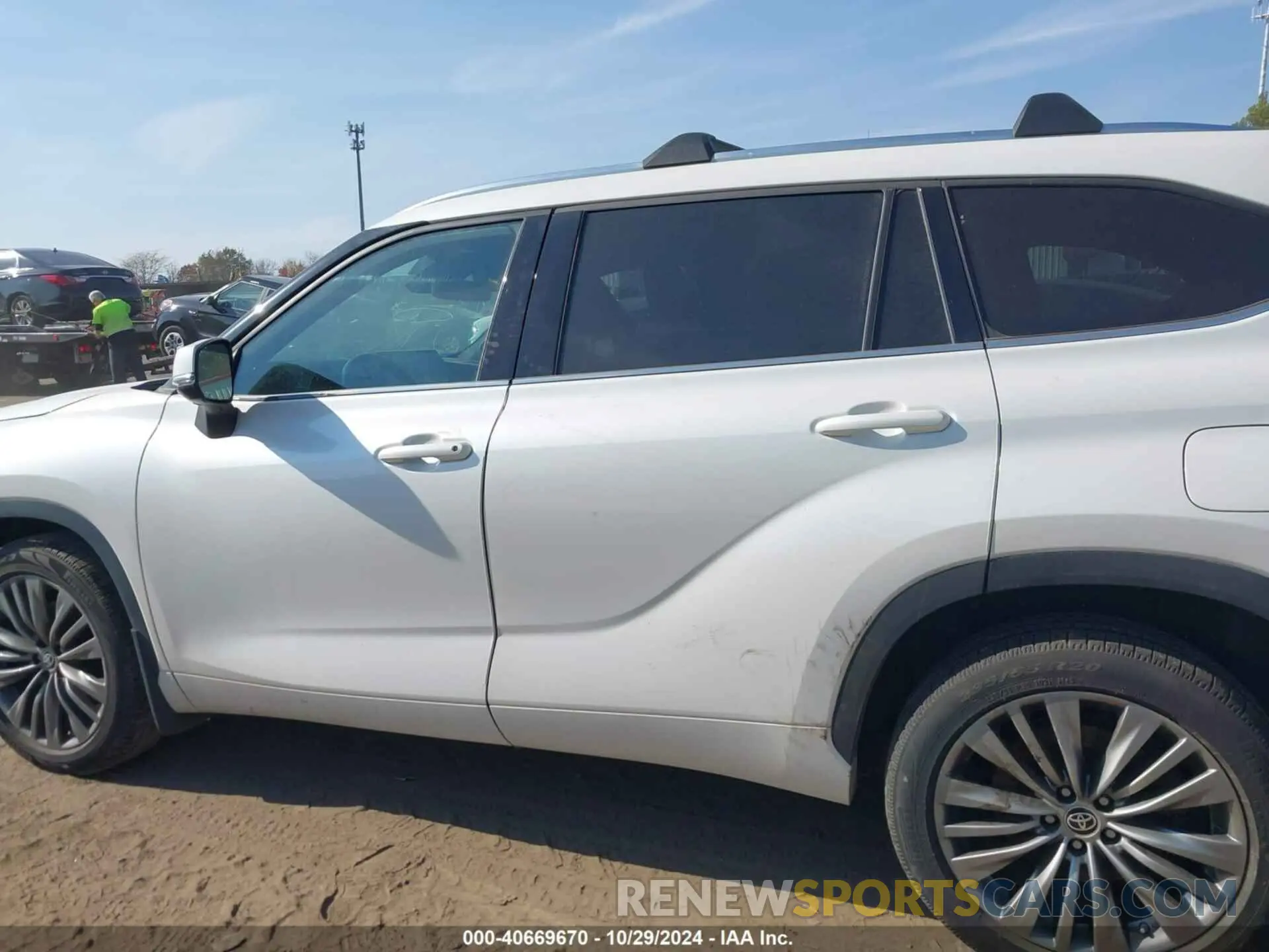 15 Photograph of a damaged car 5TDFZRBH6MS135560 TOYOTA HIGHLANDER 2021