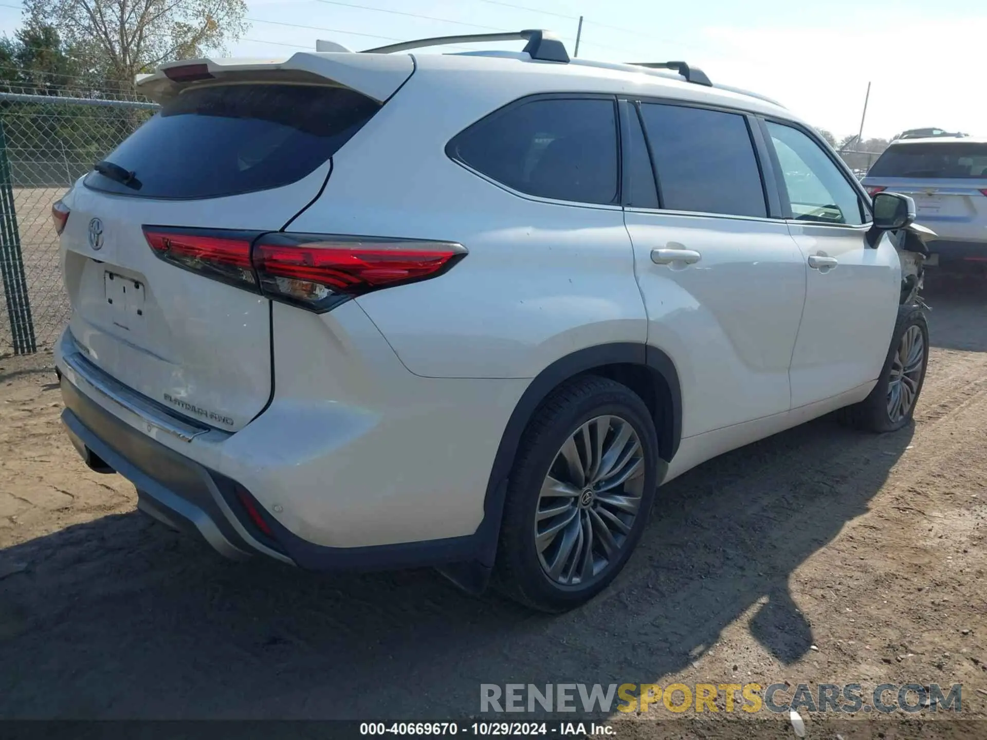 4 Photograph of a damaged car 5TDFZRBH6MS135560 TOYOTA HIGHLANDER 2021