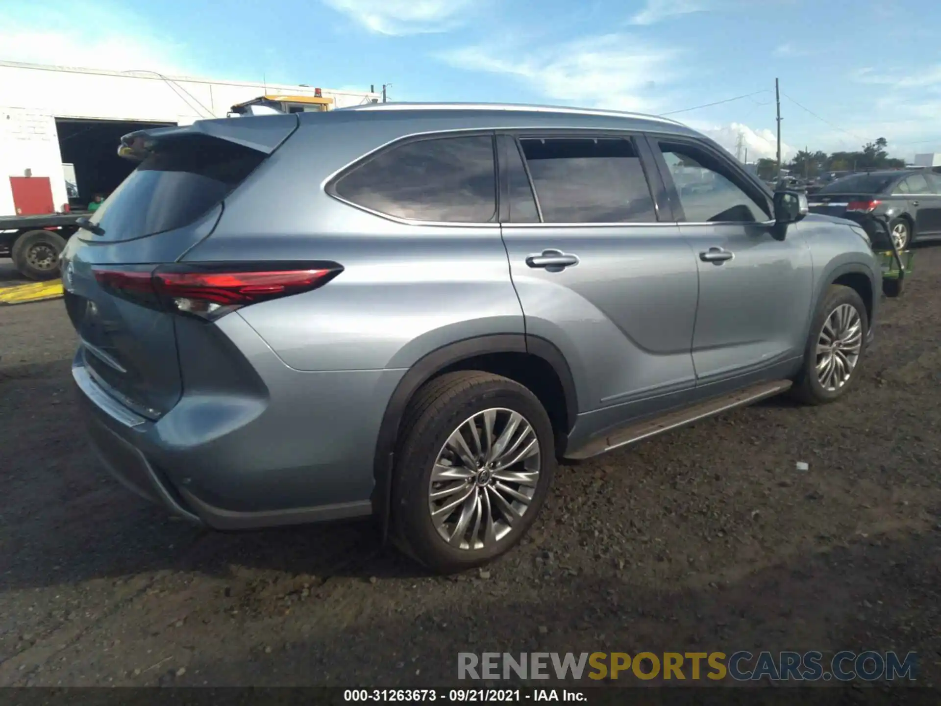 4 Photograph of a damaged car 5TDFZRBH7MS074204 TOYOTA HIGHLANDER 2021