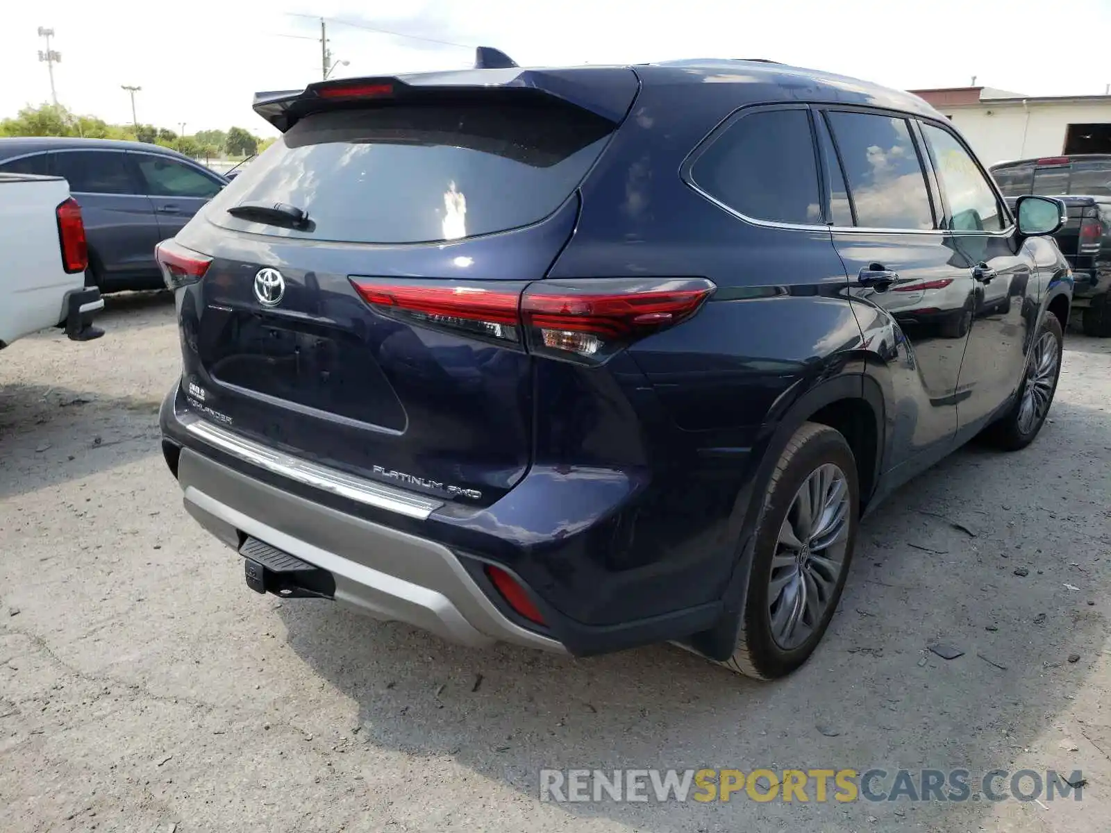 4 Photograph of a damaged car 5TDFZRBH8MS067147 TOYOTA HIGHLANDER 2021