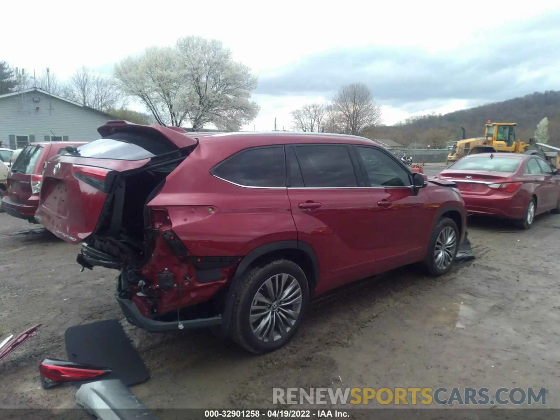 4 Photograph of a damaged car 5TDFZRBH8MS143577 TOYOTA HIGHLANDER 2021