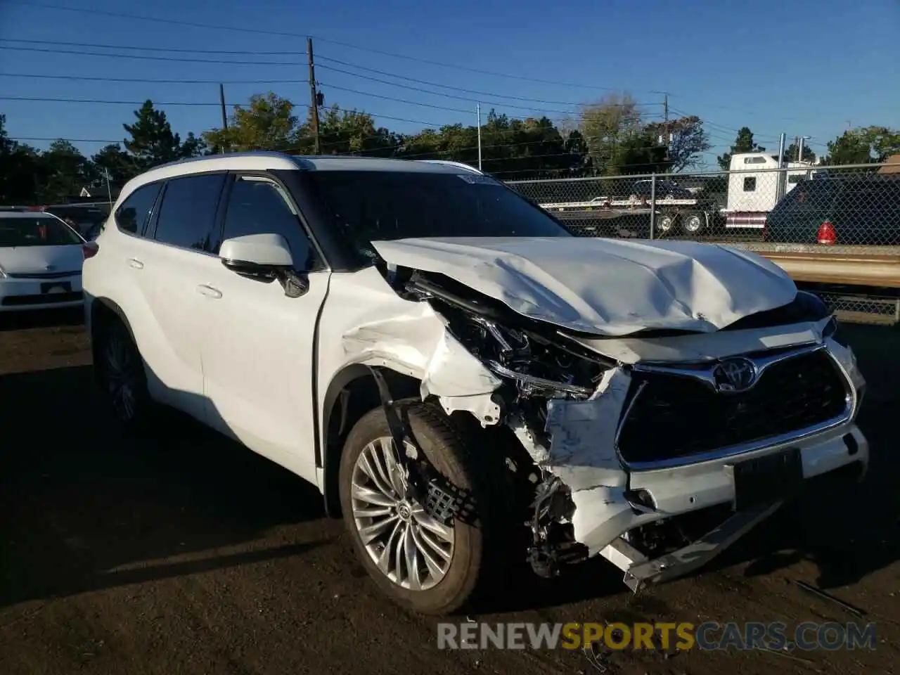 1 Photograph of a damaged car 5TDFZRBH9MS105369 TOYOTA HIGHLANDER 2021