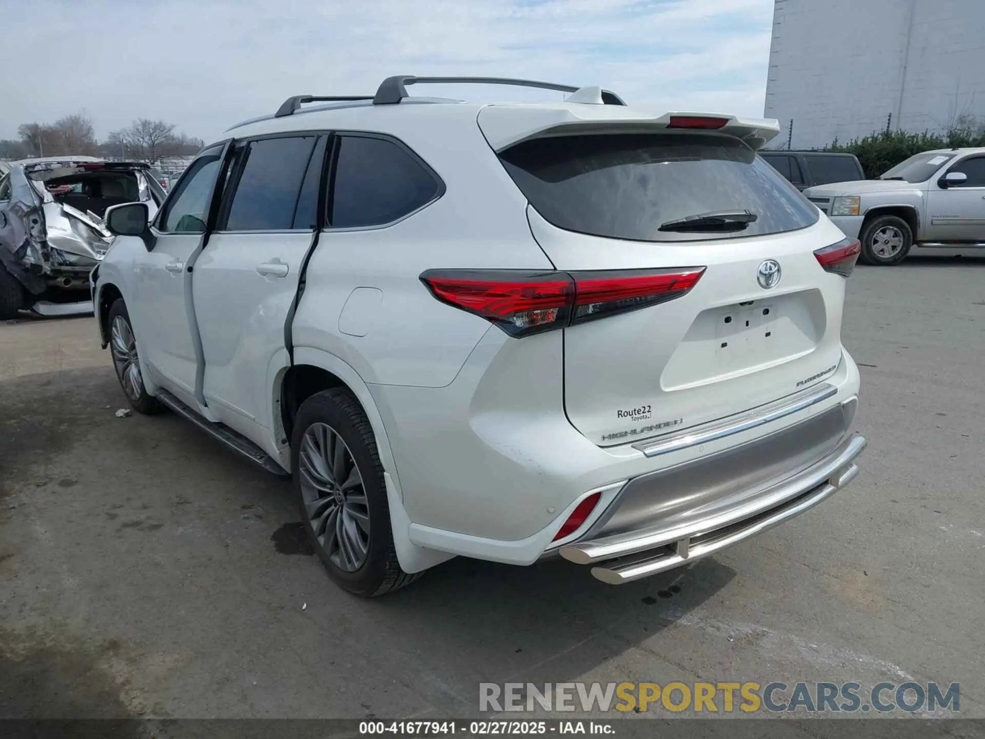 3 Photograph of a damaged car 5TDFZRBH9MS108434 TOYOTA HIGHLANDER 2021