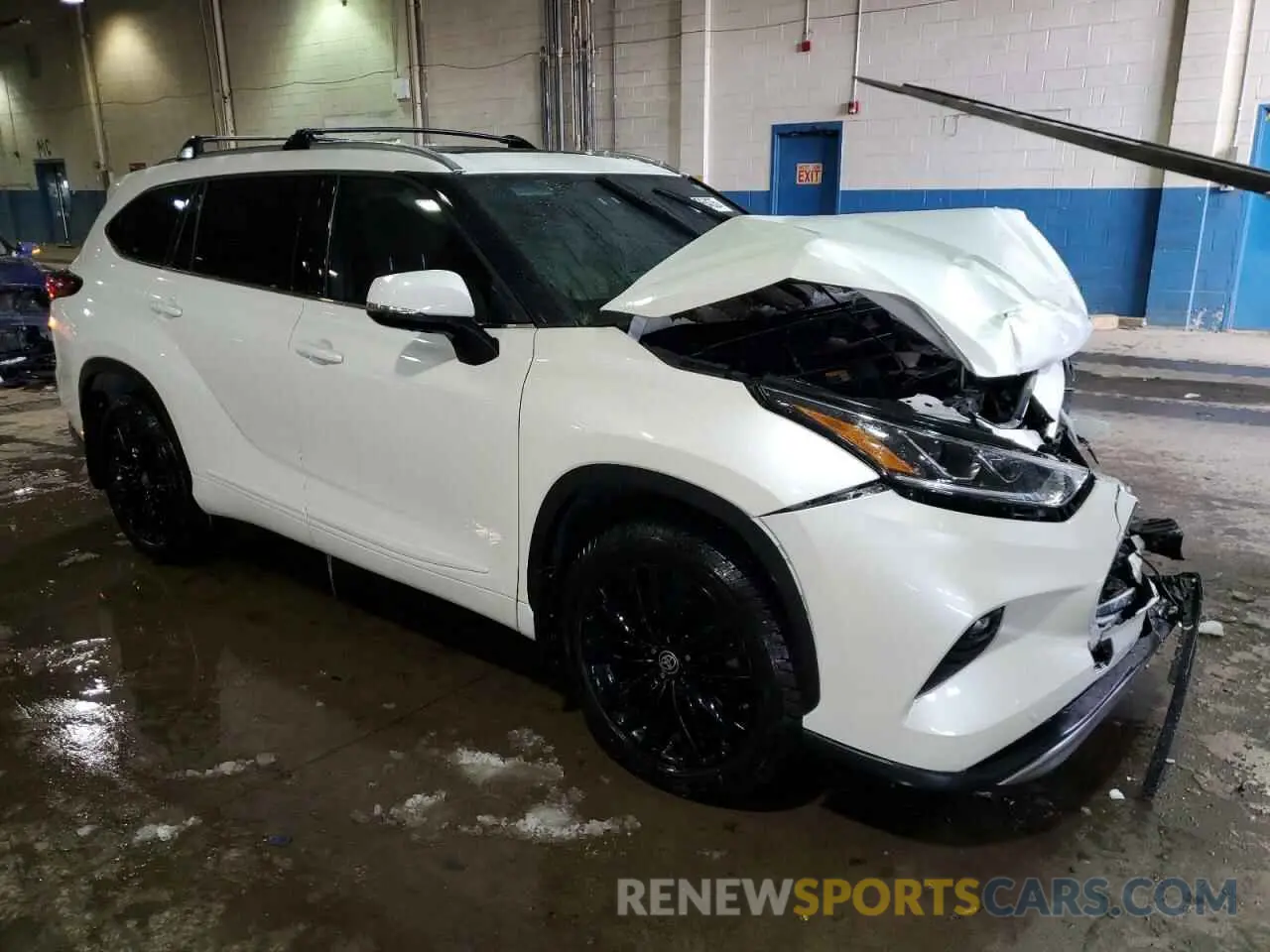 4 Photograph of a damaged car 5TDFZRBHXMS078957 TOYOTA HIGHLANDER 2021