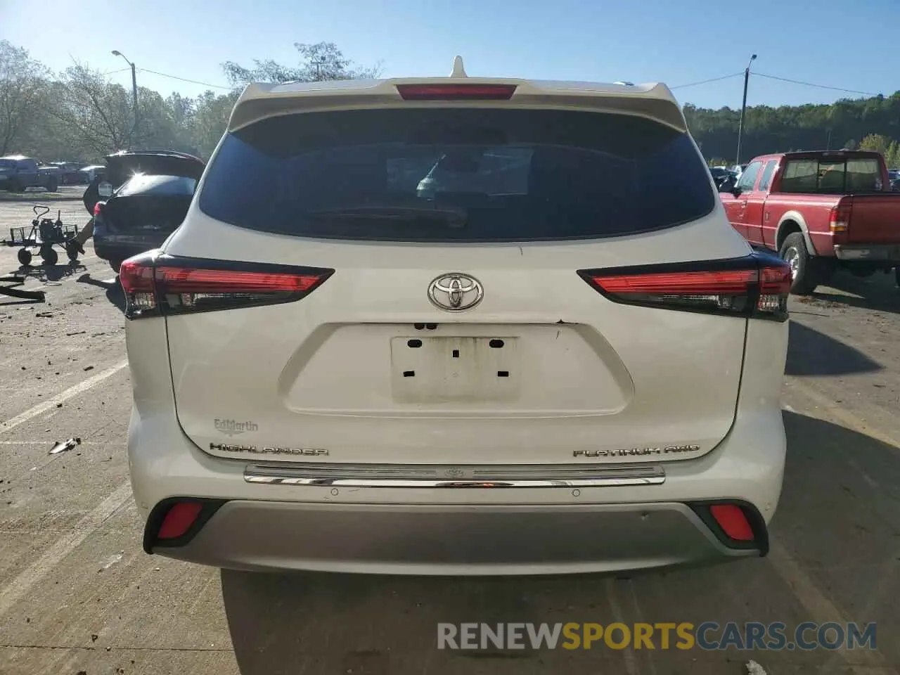 6 Photograph of a damaged car 5TDFZRBHXMS097931 TOYOTA HIGHLANDER 2021