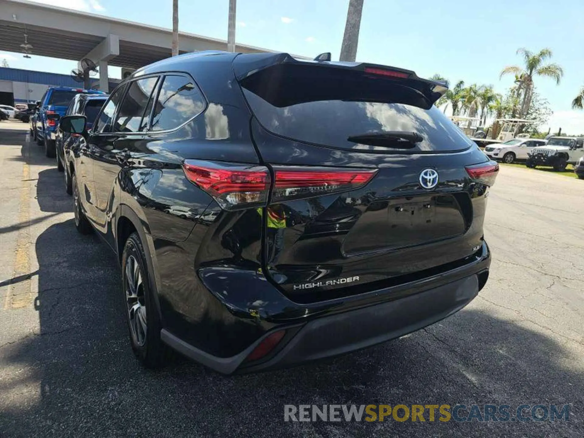 12 Photograph of a damaged car 5TDGARAH1MS008020 TOYOTA HIGHLANDER 2021