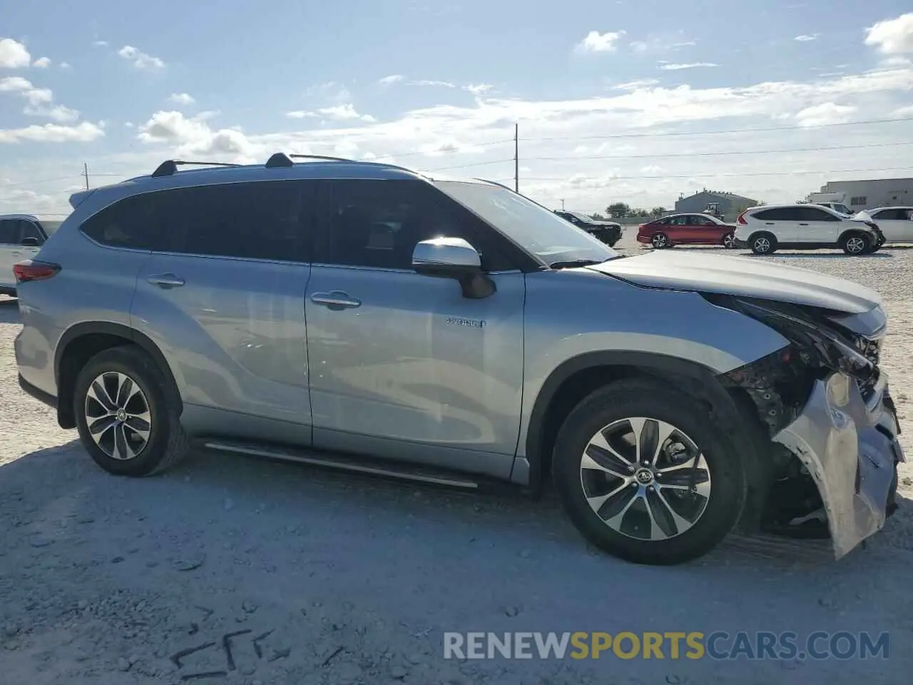 4 Photograph of a damaged car 5TDGARAH1MS508954 TOYOTA HIGHLANDER 2021