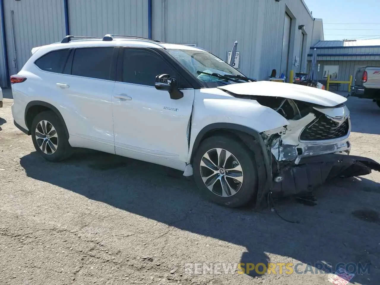 4 Photograph of a damaged car 5TDGARAH2MS506811 TOYOTA HIGHLANDER 2021