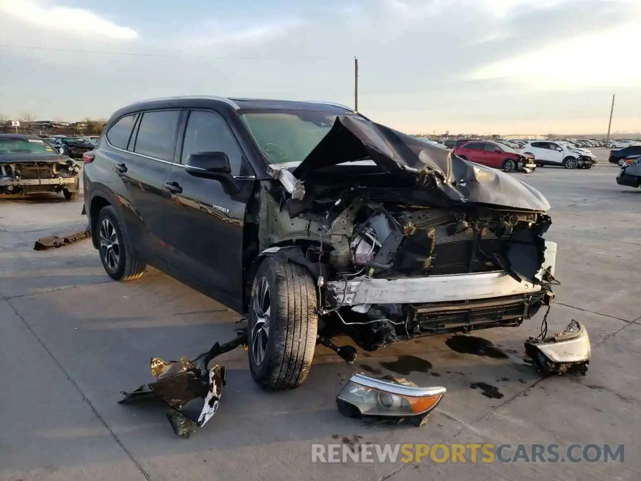 1 Photograph of a damaged car 5TDGARAH3MS004616 TOYOTA HIGHLANDER 2021