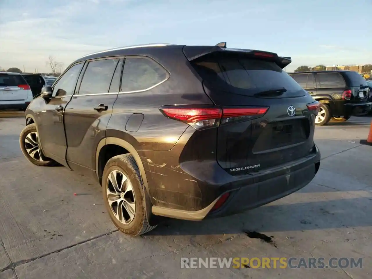 3 Photograph of a damaged car 5TDGARAH3MS004616 TOYOTA HIGHLANDER 2021