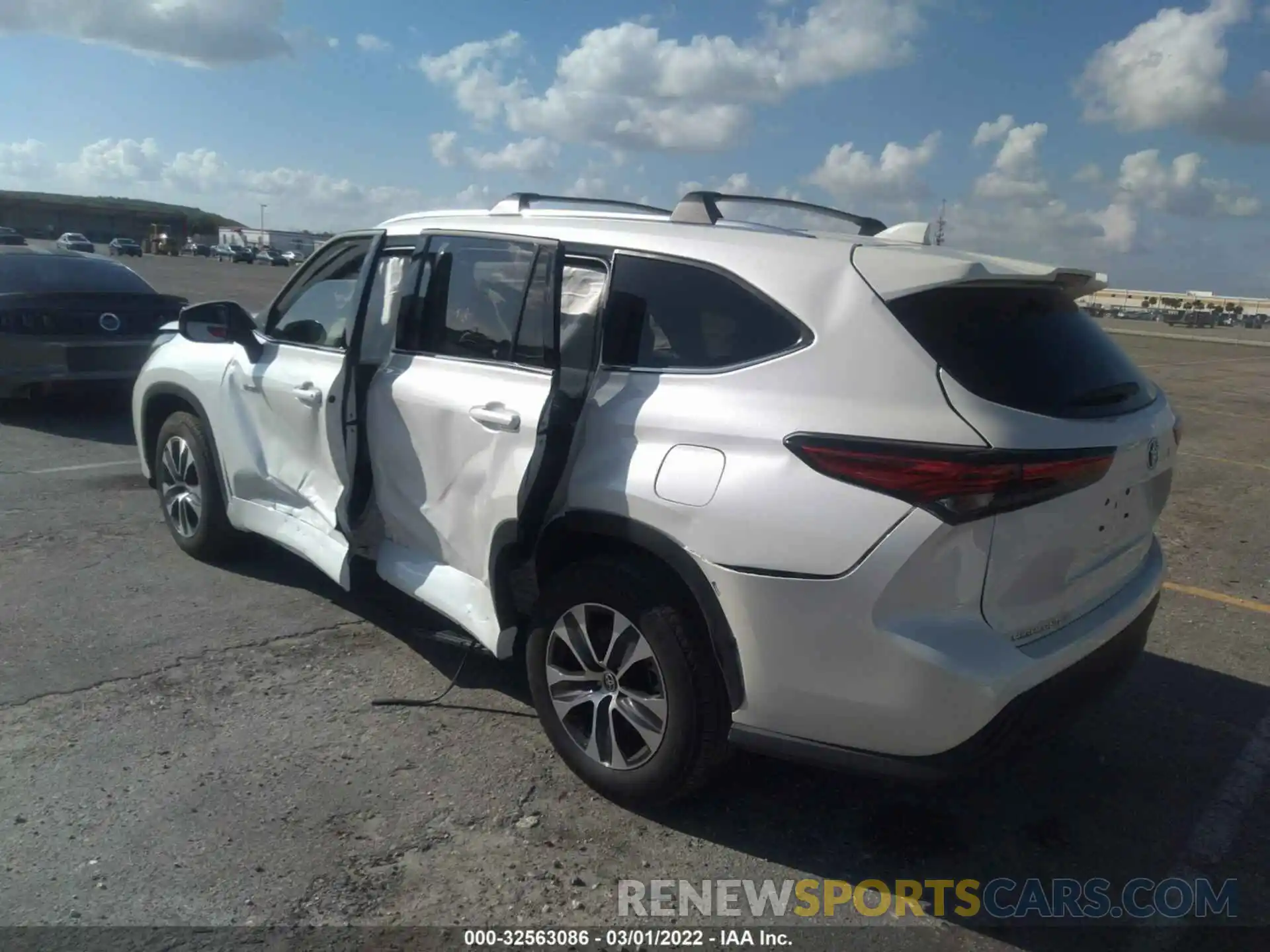 3 Photograph of a damaged car 5TDGARAH3MS507014 TOYOTA HIGHLANDER 2021