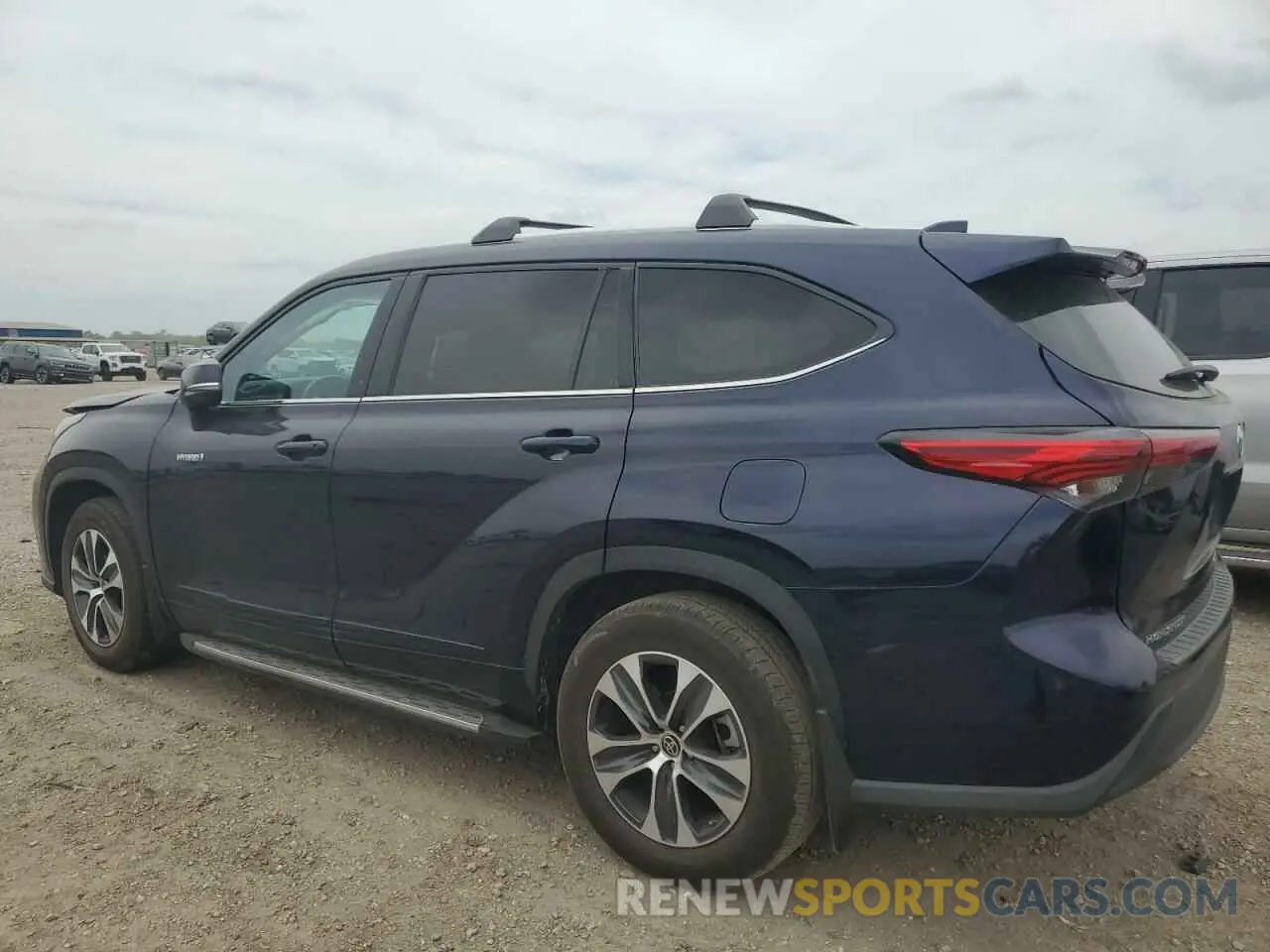 2 Photograph of a damaged car 5TDGARAH3MS508017 TOYOTA HIGHLANDER 2021
