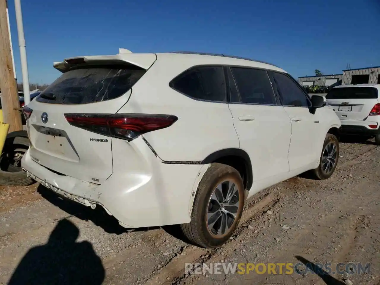 4 Photograph of a damaged car 5TDGARAH4MS504400 TOYOTA HIGHLANDER 2021