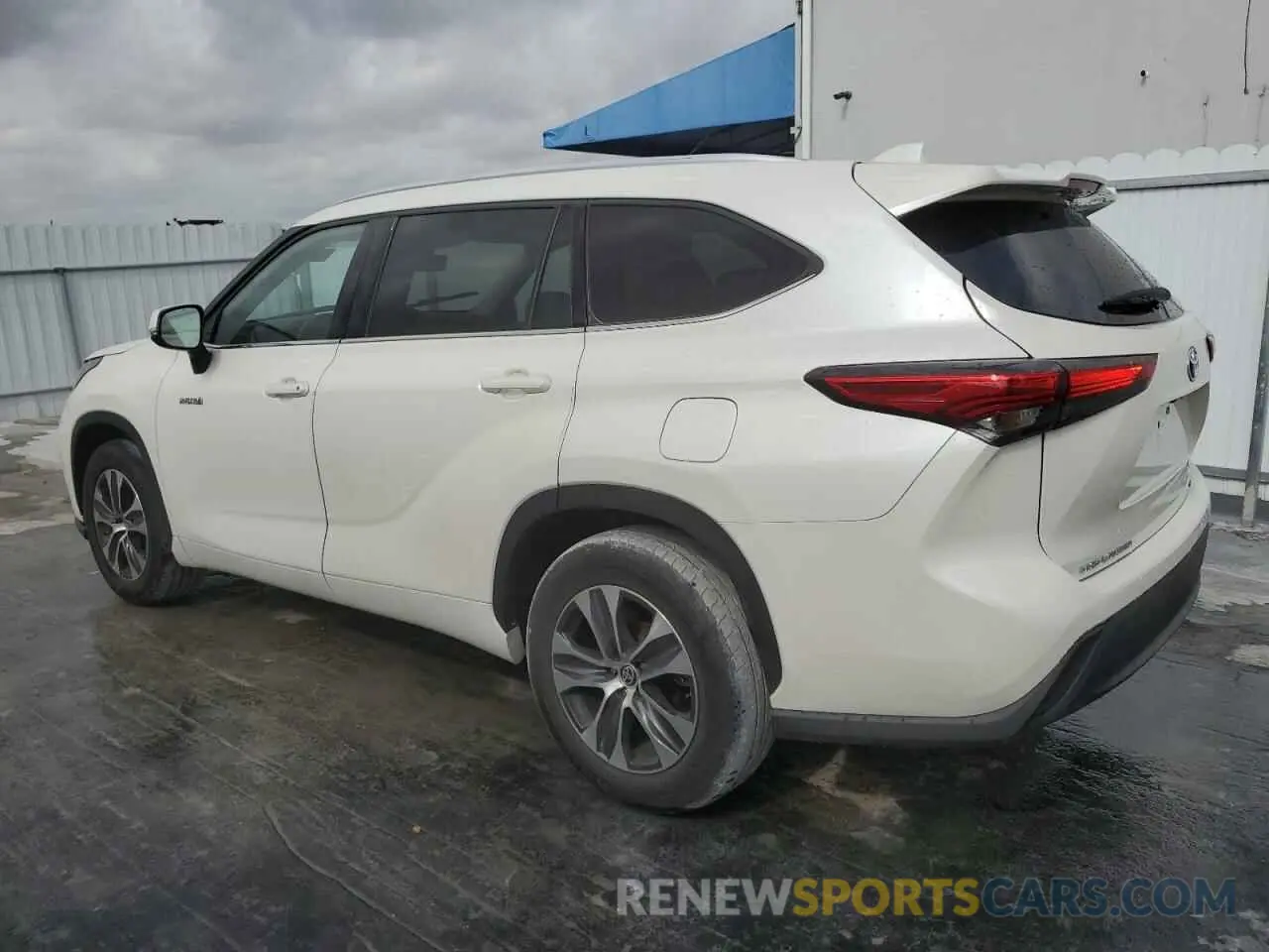 2 Photograph of a damaged car 5TDGARAH4MS506311 TOYOTA HIGHLANDER 2021