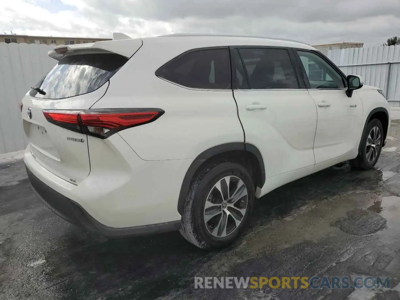 3 Photograph of a damaged car 5TDGARAH4MS506311 TOYOTA HIGHLANDER 2021