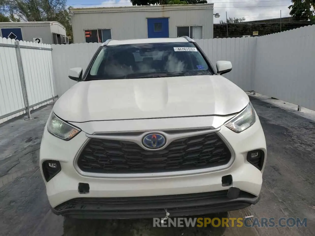 5 Photograph of a damaged car 5TDGARAH4MS506311 TOYOTA HIGHLANDER 2021