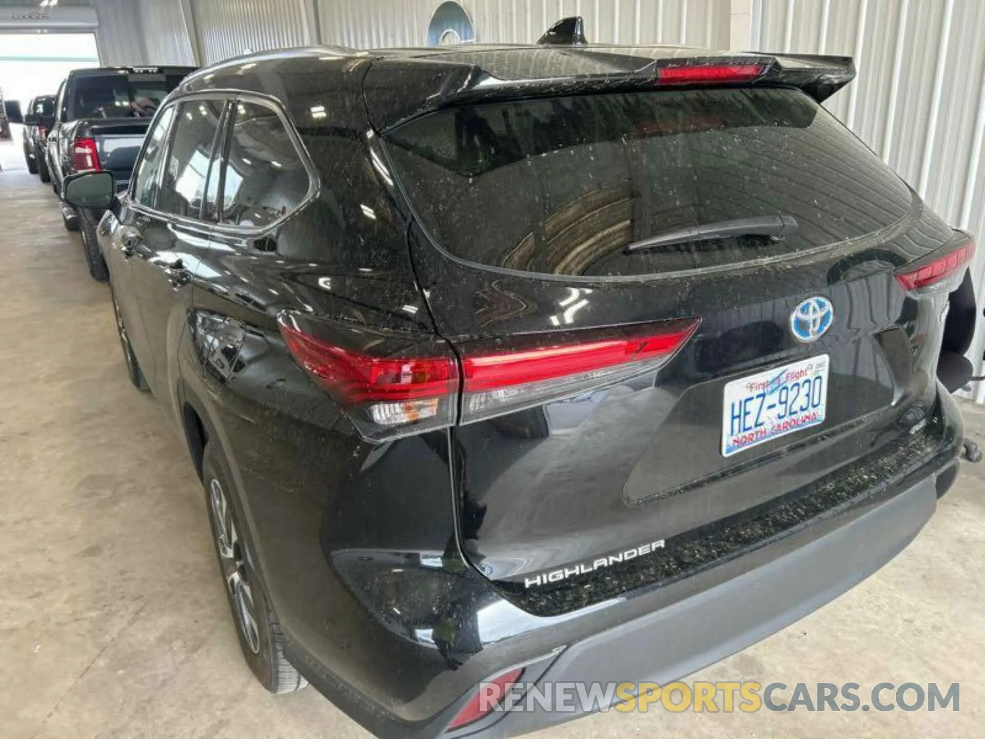 4 Photograph of a damaged car 5TDGARAH4MS506339 TOYOTA HIGHLANDER 2021