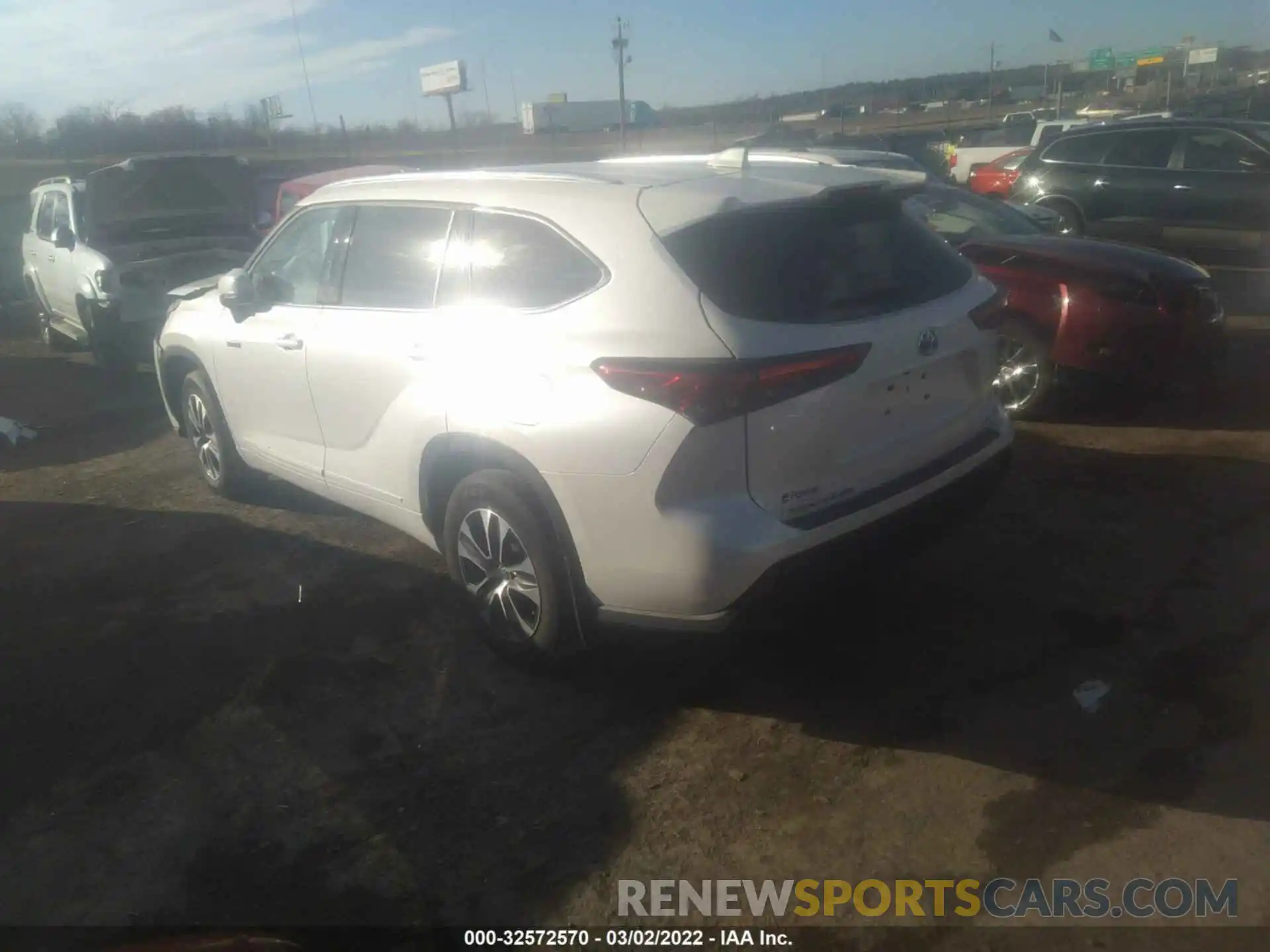 3 Photograph of a damaged car 5TDGARAH4MS507622 TOYOTA HIGHLANDER 2021