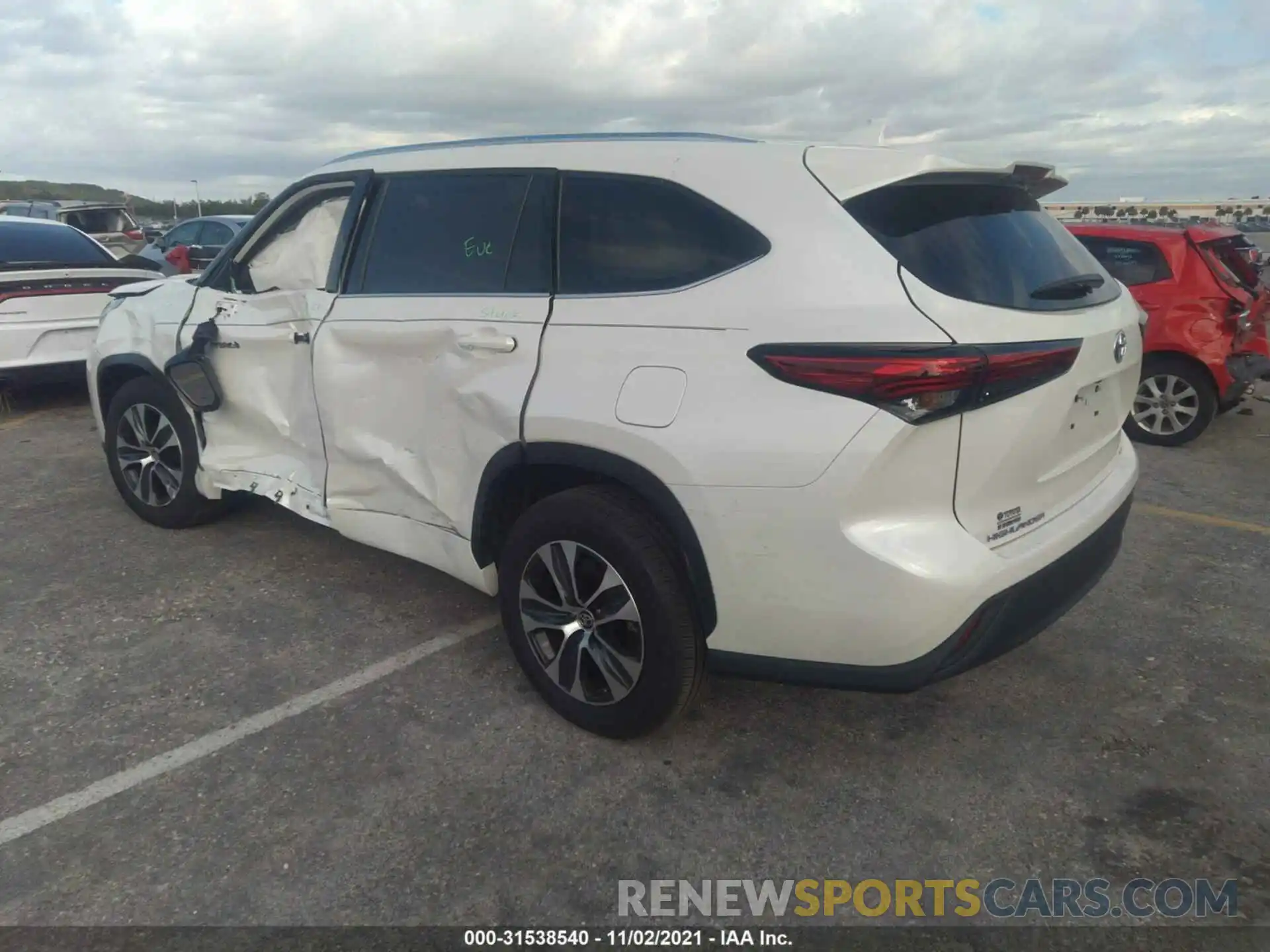 3 Photograph of a damaged car 5TDGARAH5MS506334 TOYOTA HIGHLANDER 2021