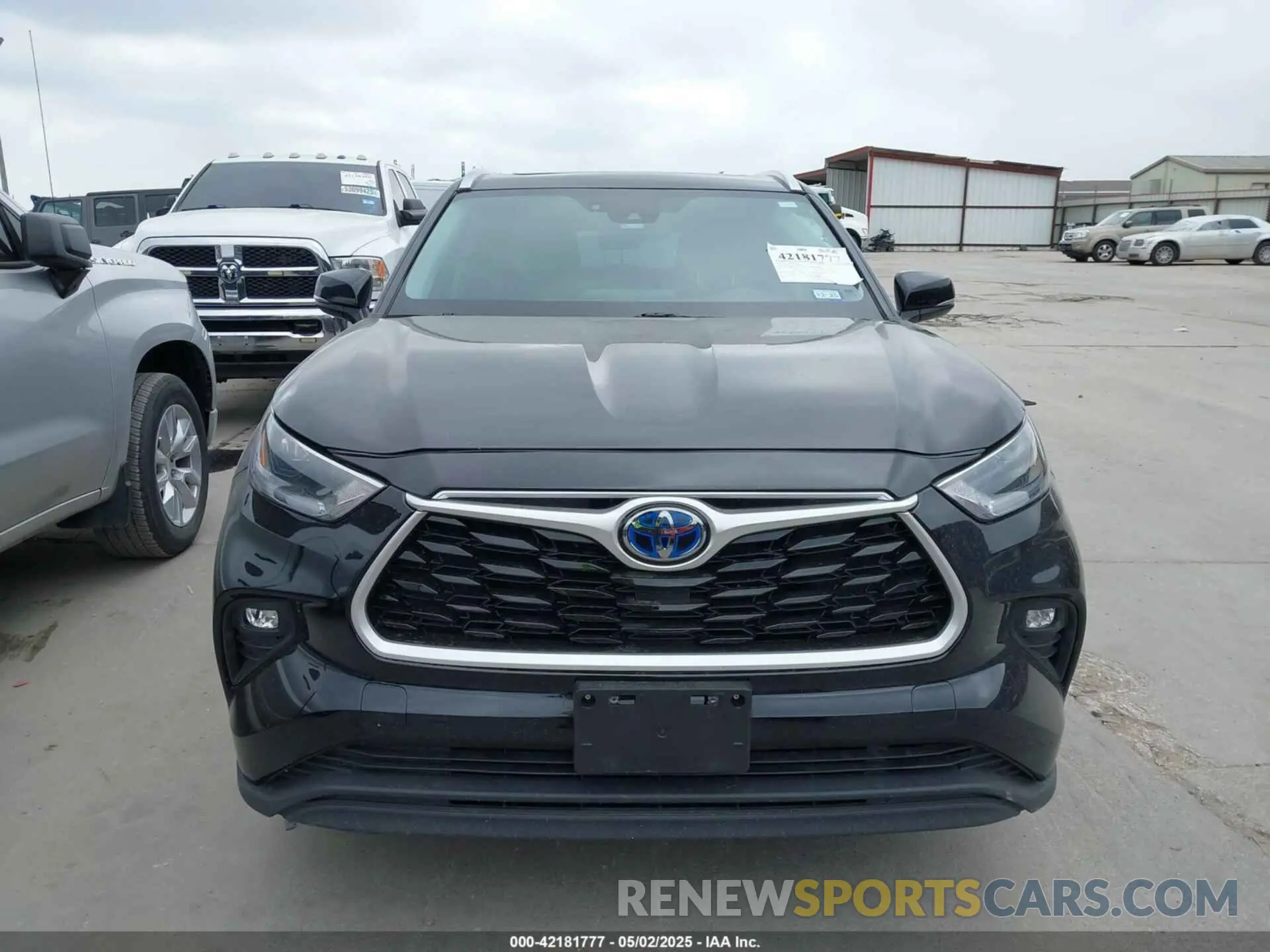 12 Photograph of a damaged car 5TDGARAH6MS504009 TOYOTA HIGHLANDER 2021