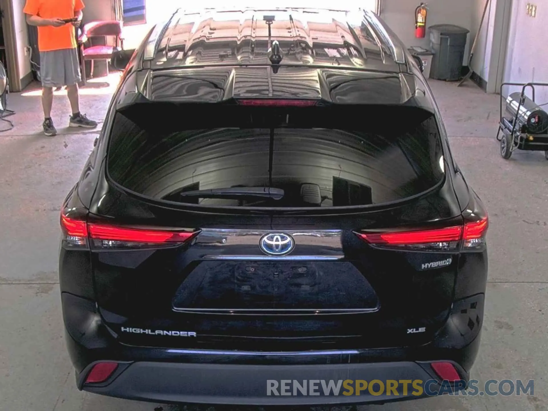 10 Photograph of a damaged car 5TDGARAH6MS506374 TOYOTA HIGHLANDER 2021