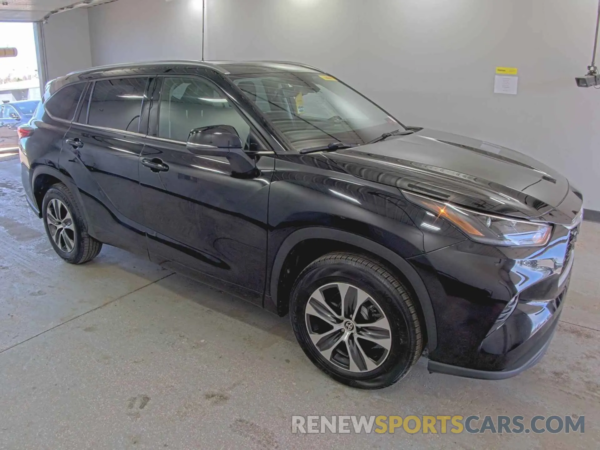 22 Photograph of a damaged car 5TDGARAH6MS506374 TOYOTA HIGHLANDER 2021
