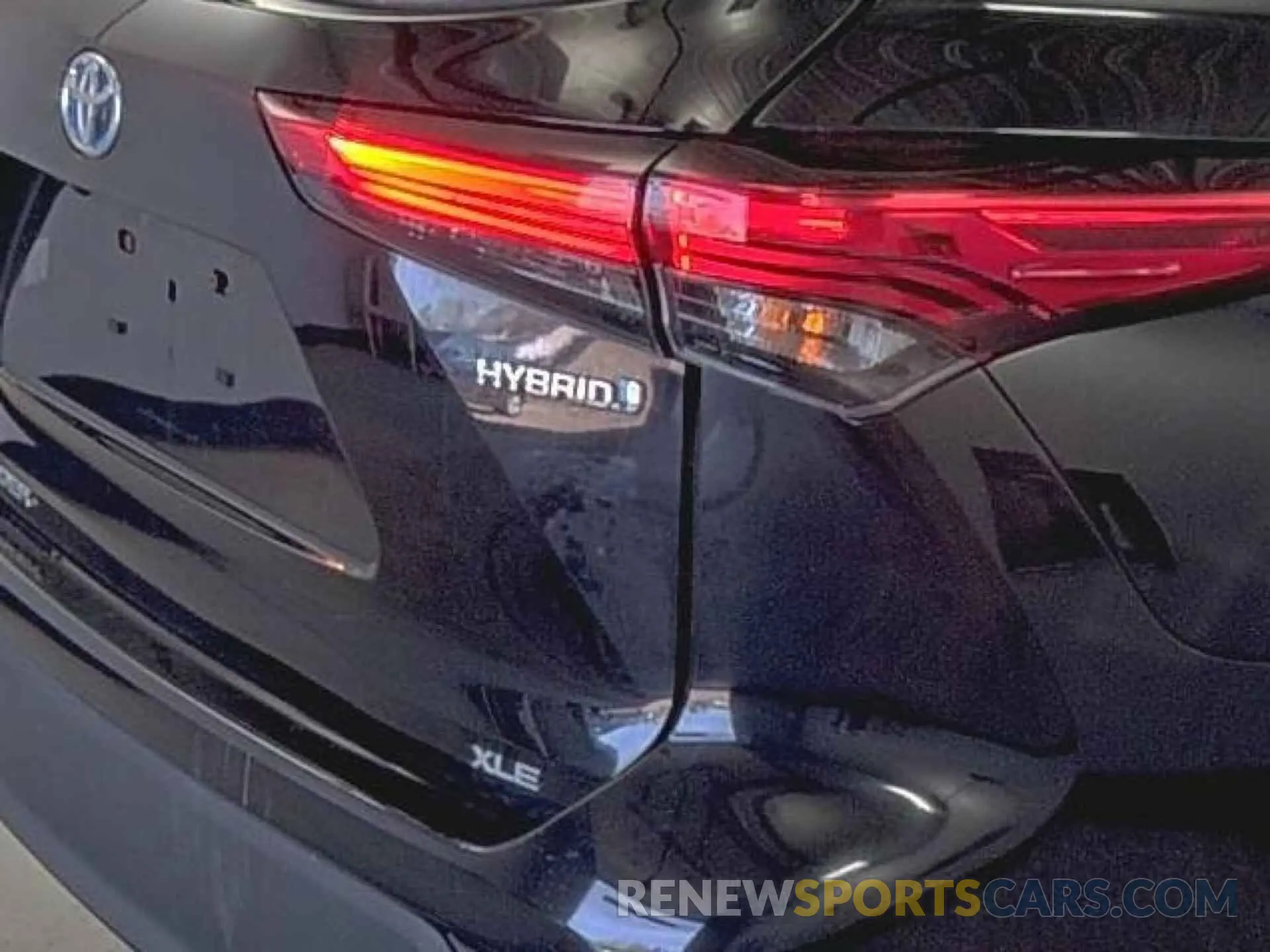 25 Photograph of a damaged car 5TDGARAH6MS506374 TOYOTA HIGHLANDER 2021