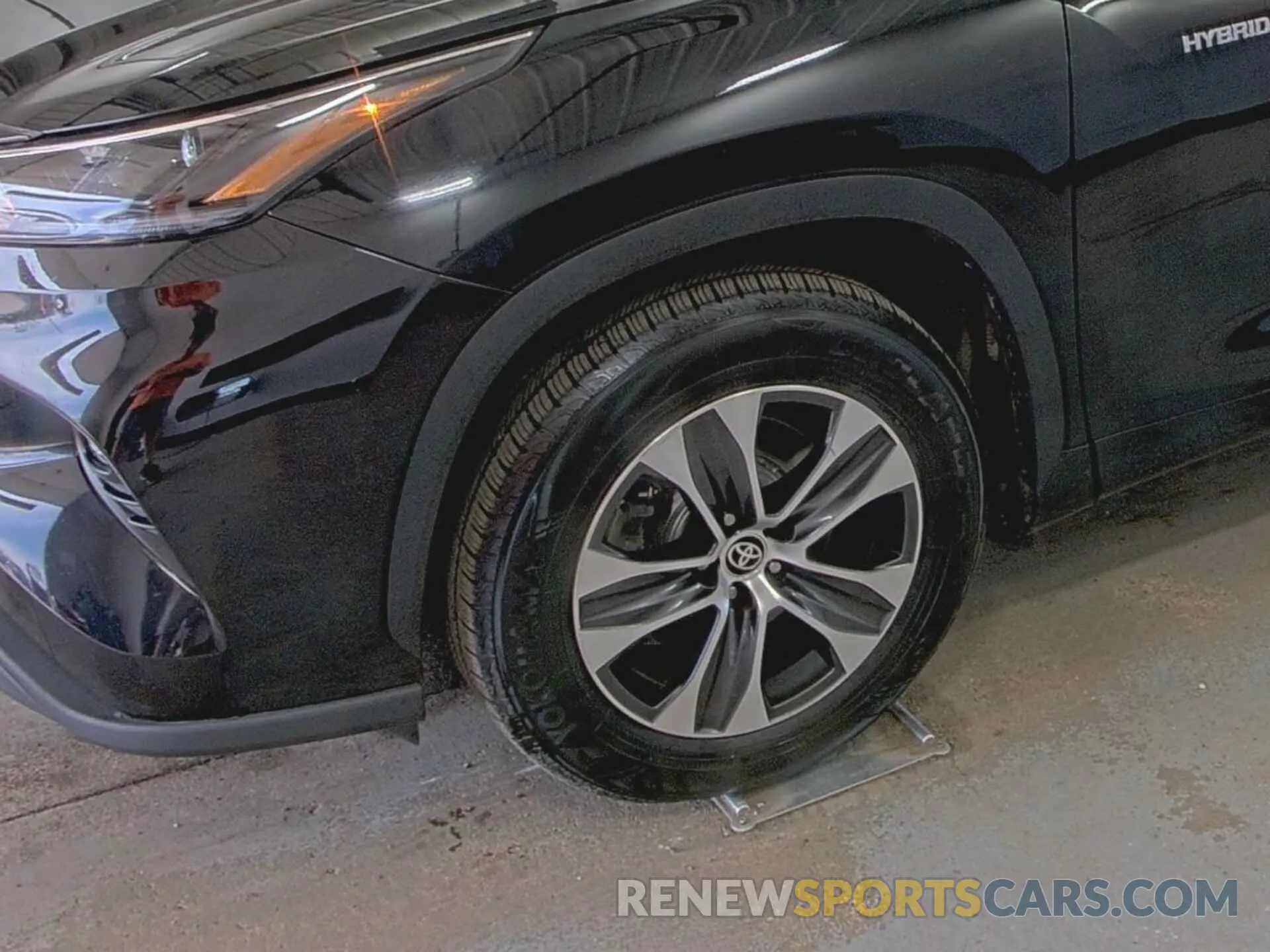 8 Photograph of a damaged car 5TDGARAH6MS506374 TOYOTA HIGHLANDER 2021