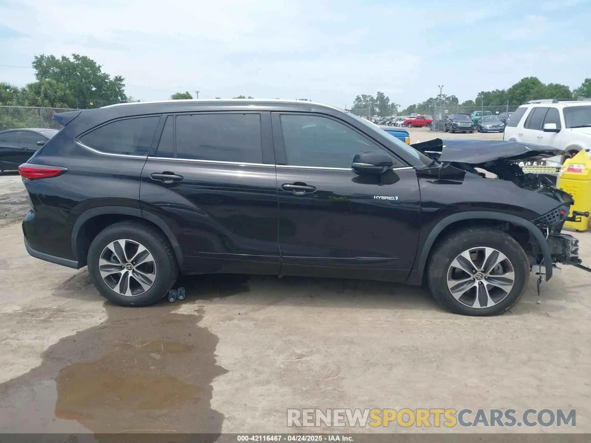 13 Photograph of a damaged car 5TDGARAH7MS005039 TOYOTA HIGHLANDER 2021