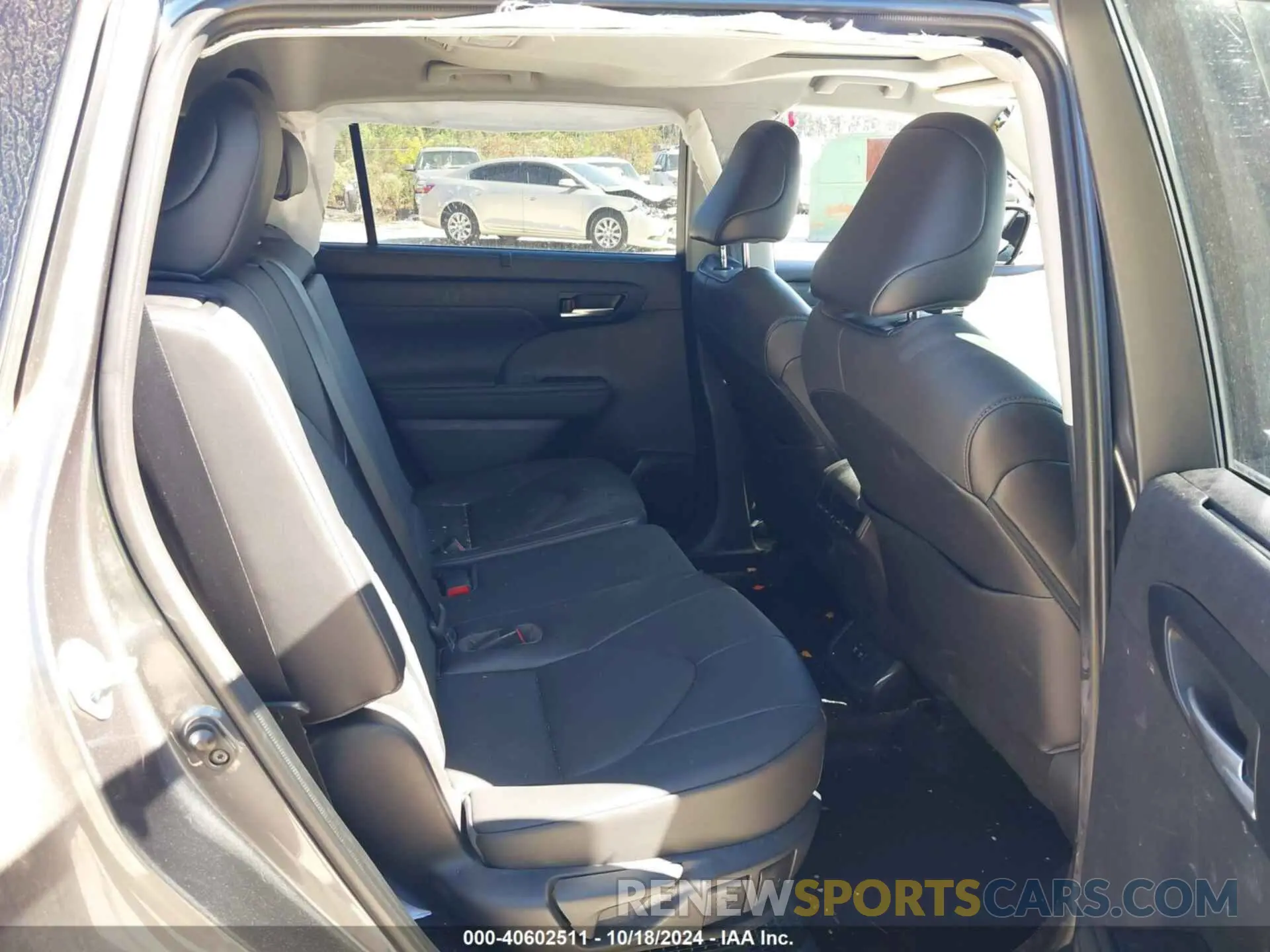 8 Photograph of a damaged car 5TDGARAHXMS503476 TOYOTA HIGHLANDER 2021