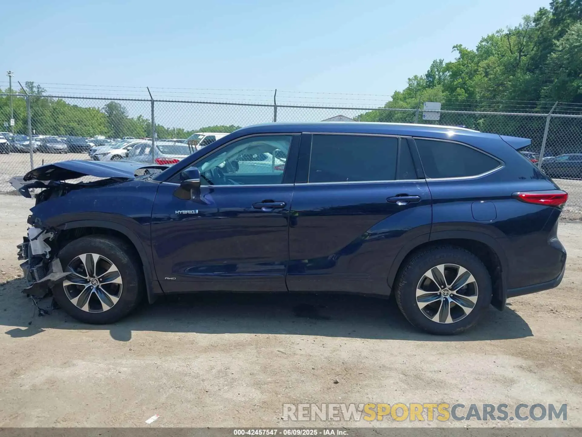 14 Photograph of a damaged car 5TDGBRCH0MS046851 TOYOTA HIGHLANDER 2021