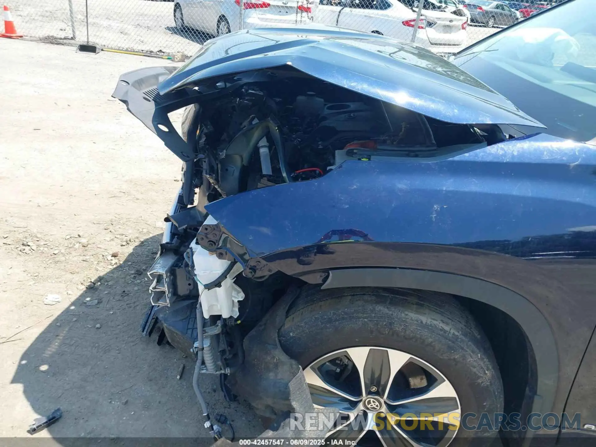 19 Photograph of a damaged car 5TDGBRCH0MS046851 TOYOTA HIGHLANDER 2021