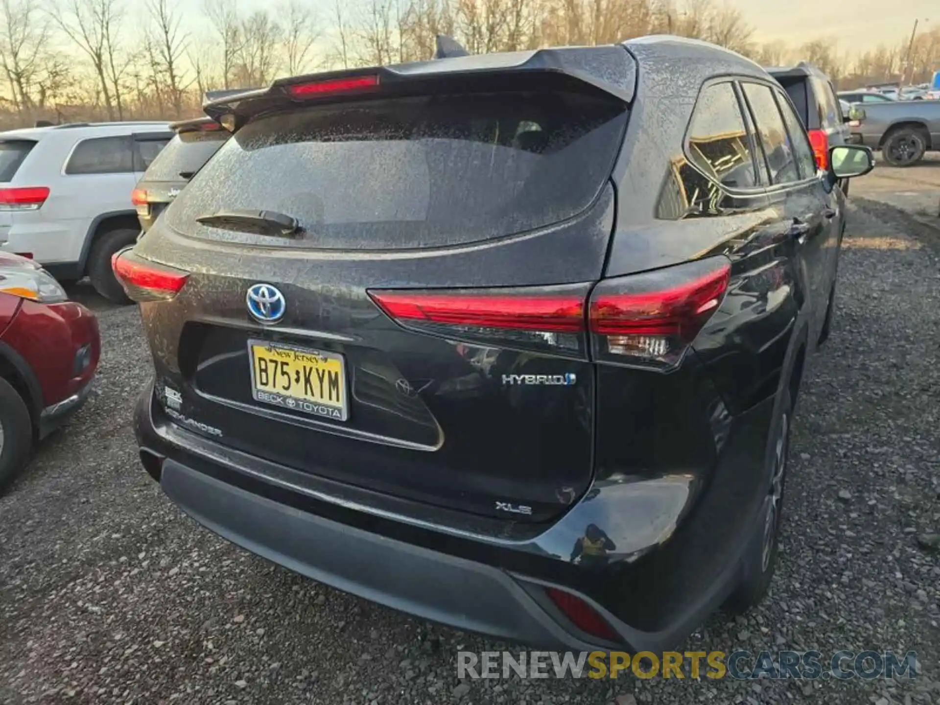 14 Photograph of a damaged car 5TDGBRCH0MS058272 TOYOTA HIGHLANDER 2021