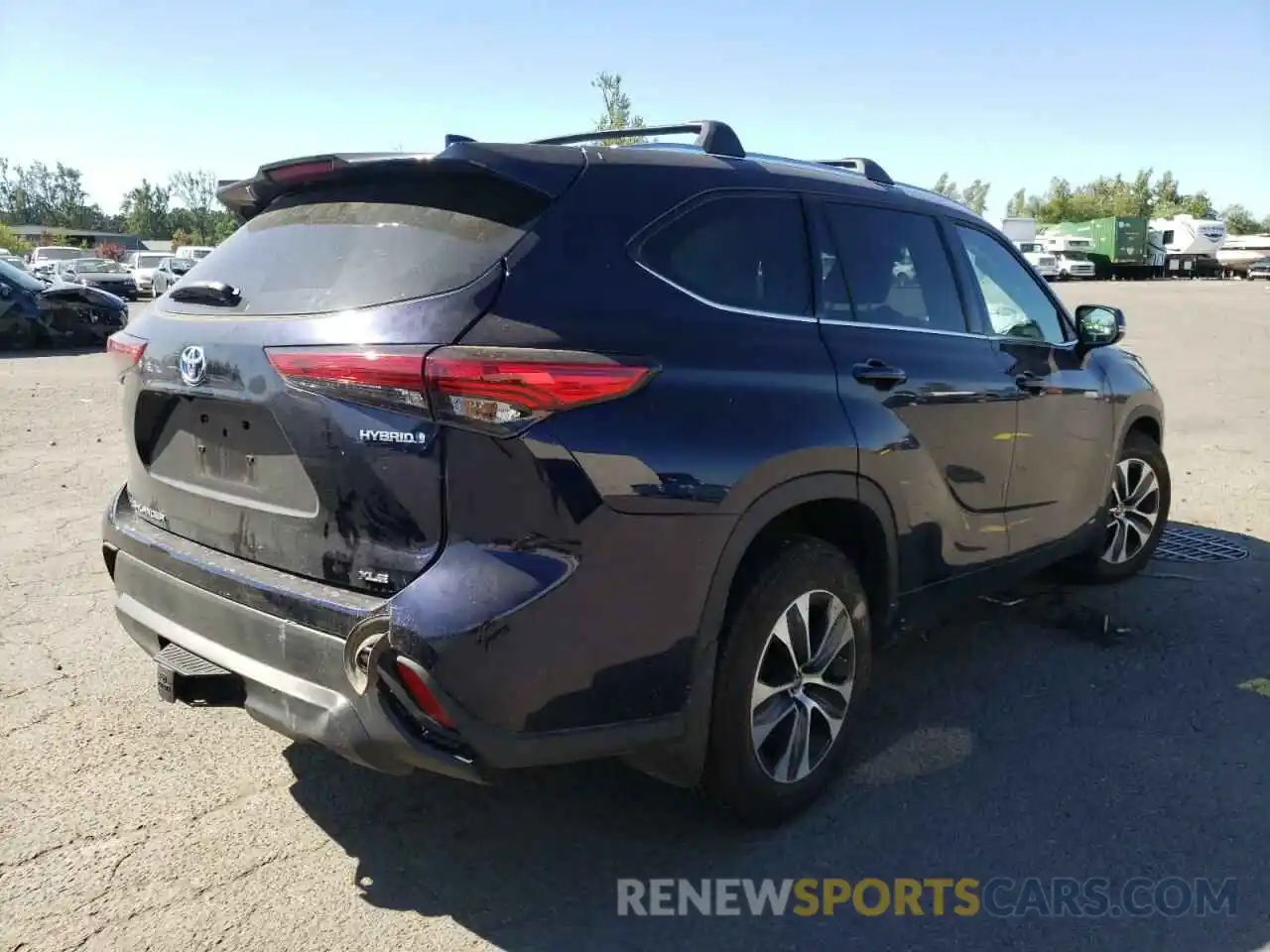 4 Photograph of a damaged car 5TDGBRCH0MS065996 TOYOTA HIGHLANDER 2021