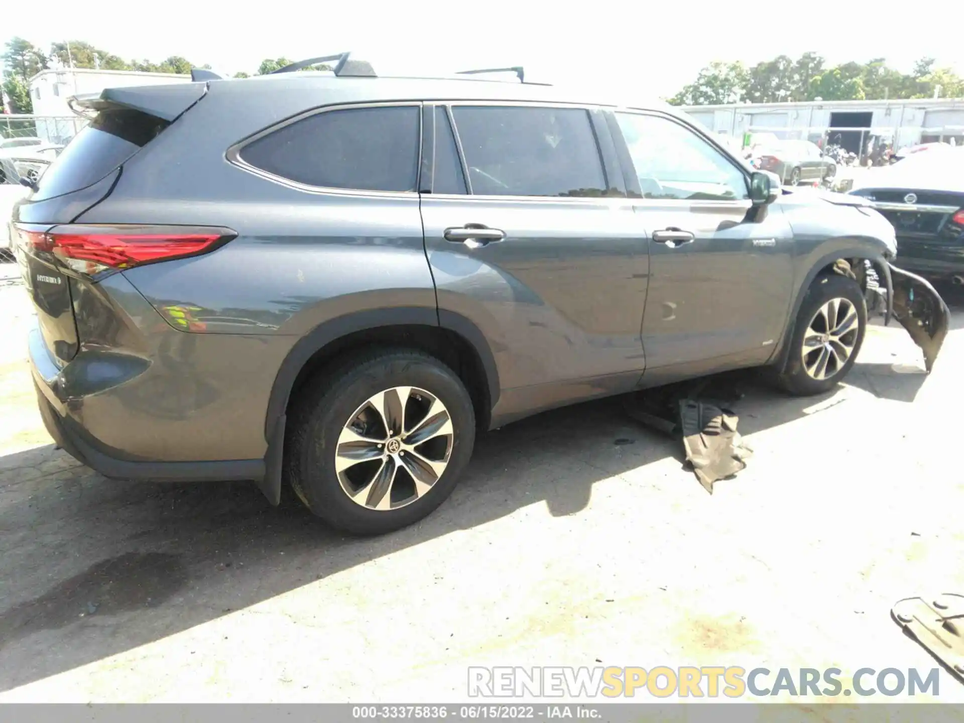 4 Photograph of a damaged car 5TDGBRCH0MS518403 TOYOTA HIGHLANDER 2021